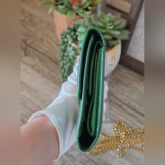 LV Louis Vuitton Green Epi Long Wallet with Elegant Crossbody Chain - Picture 5 of 14